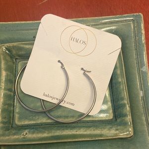 NEW HALOS Silver large pierced hoops,nwt/ FALL fashion trend/ every day staple🌹